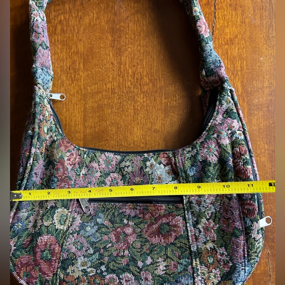 Vintage Tapestry Purse - Picture 6 of 9